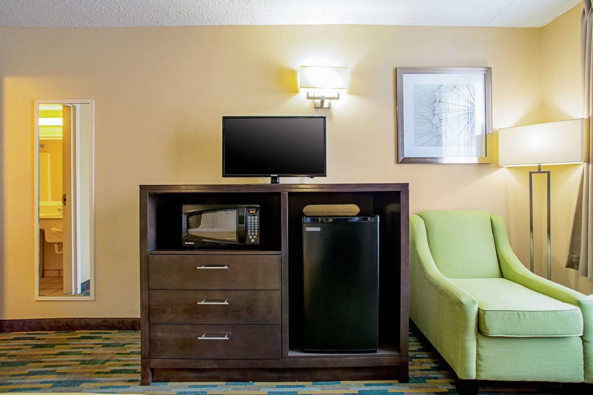 Quality Inn Near Six Flags St. Louis Пасифик Экстерьер фото