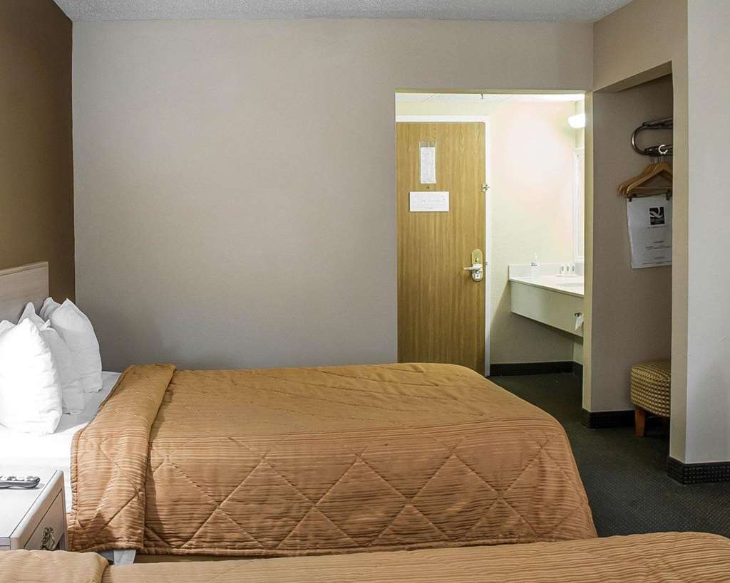 Quality Inn Near Six Flags St. Louis Пасифик Номер фото