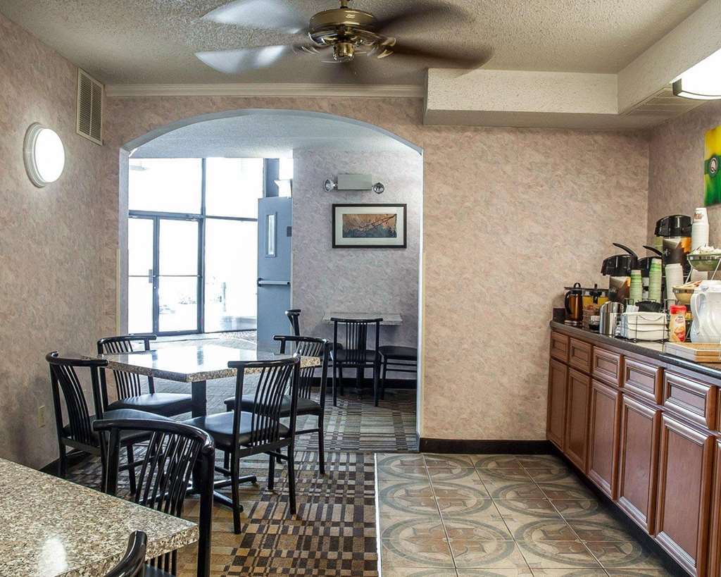 Quality Inn Near Six Flags St. Louis Пасифик Ресторан фото