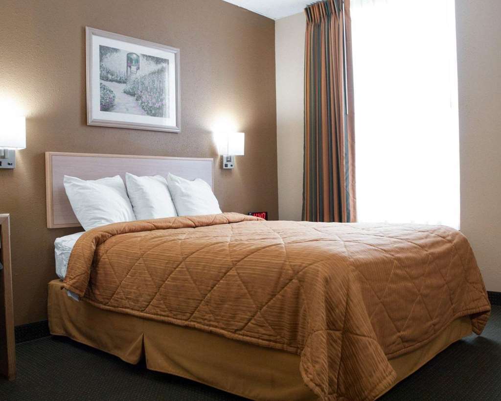 Quality Inn Near Six Flags St. Louis Пасифик Номер фото