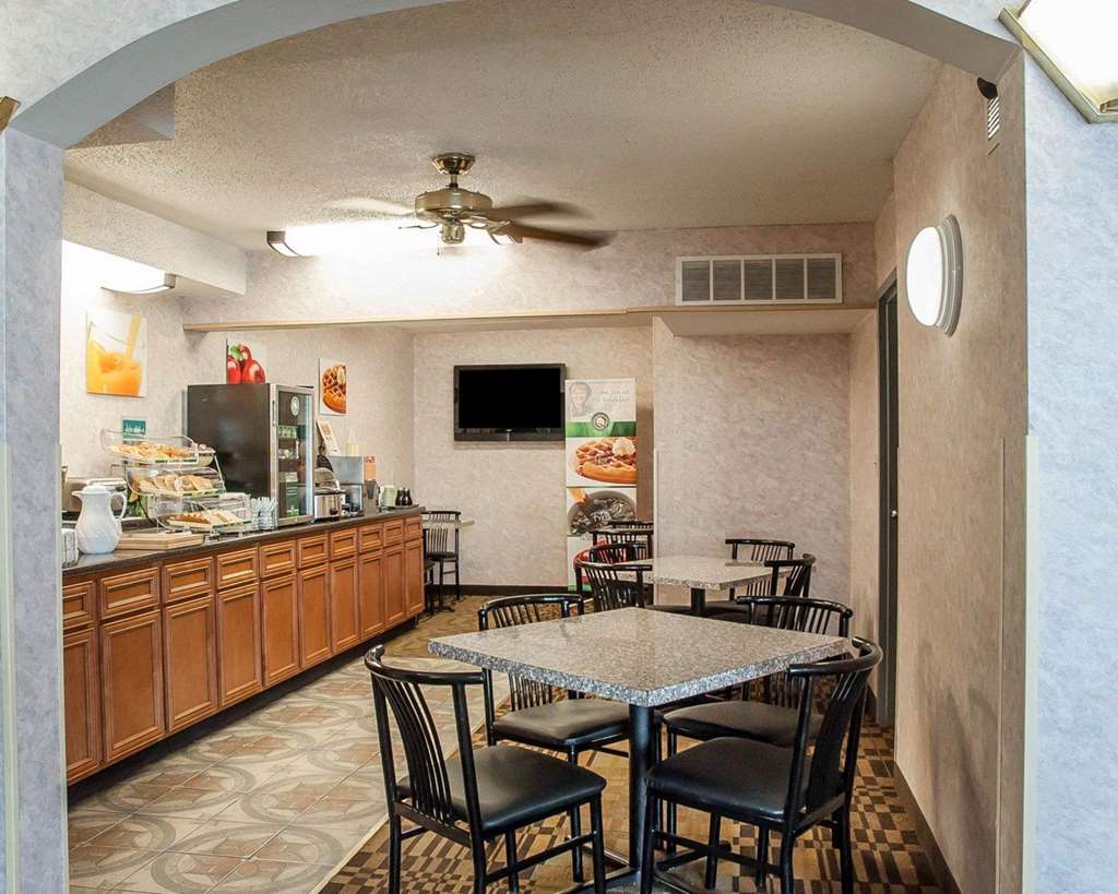 Quality Inn Near Six Flags St. Louis Пасифик Ресторан фото